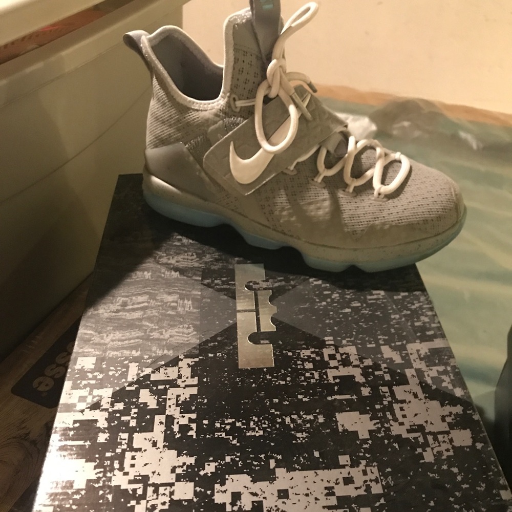Boys size 5 Lebron James basketball shoes by Nike